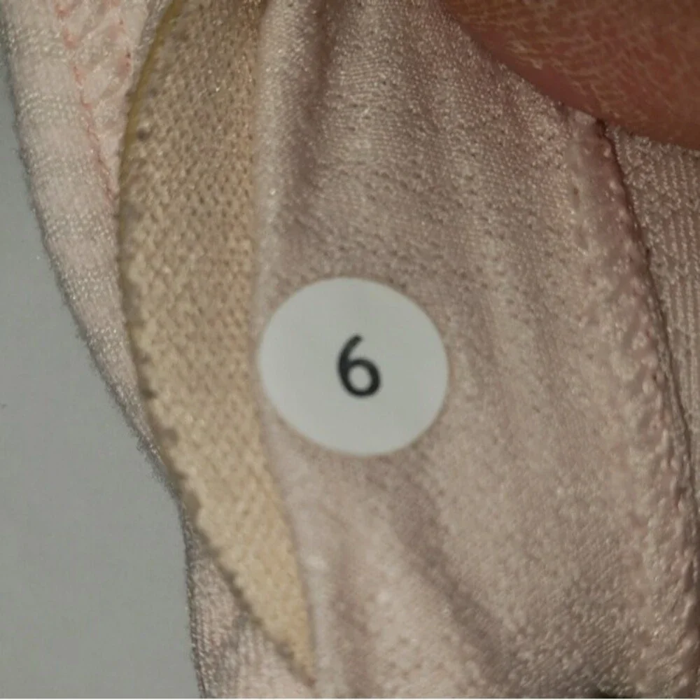 Lululemon No Limits Tank Top Built in Bra Light Peachy Pink Size 6